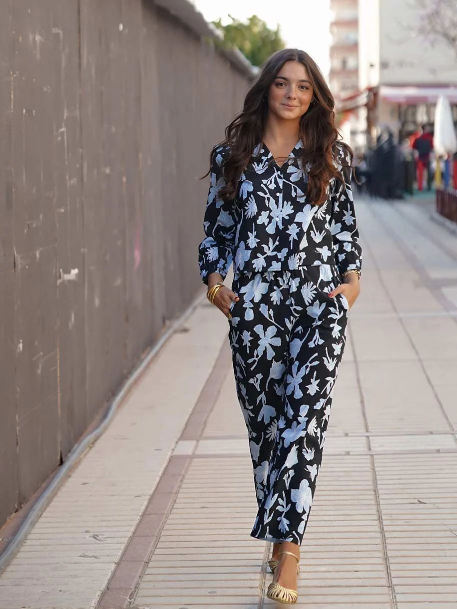 CONJUNTO ESTAMPADO FLORAL AZUL - Image 2